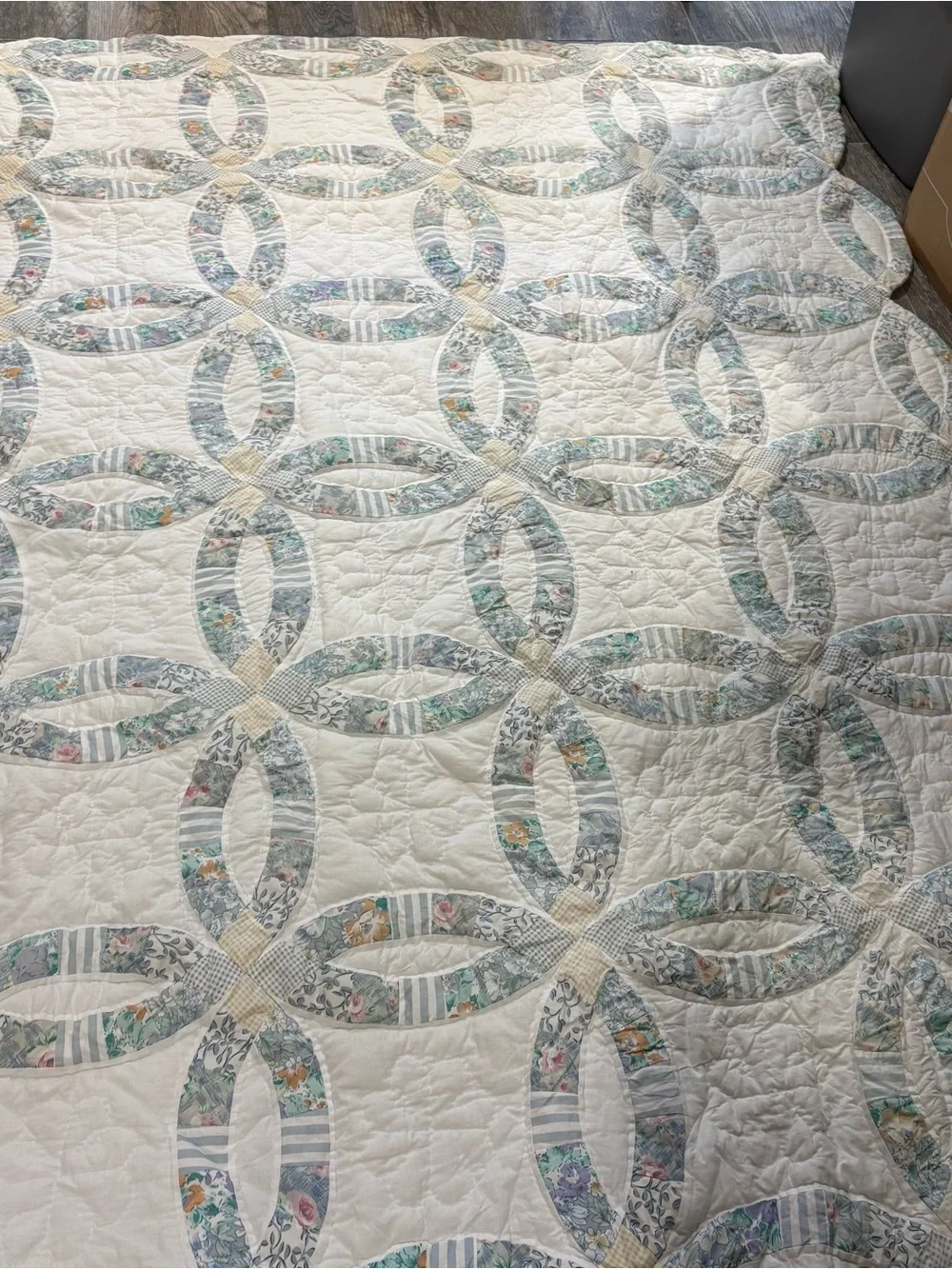 Vtg JCPenney Double Wedding Ring Cotton Quilt Floral Scalloped 92x103 King Queen